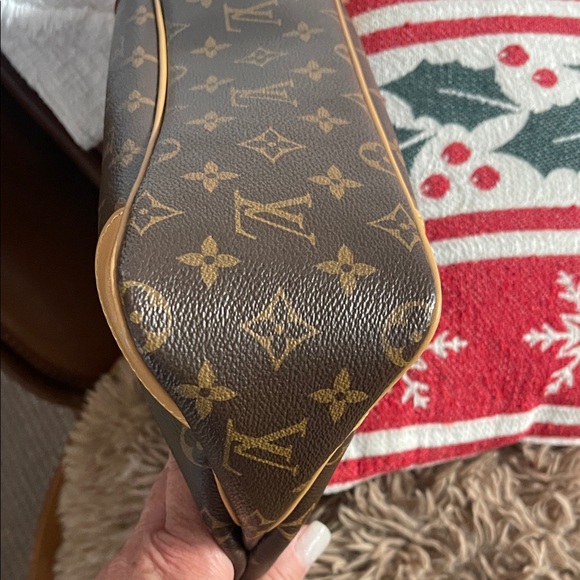 Louis Vuitton Odeon MM Brown and Tan Monogram Crossbody - Picture 10 of 13